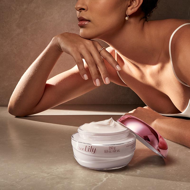 Creme Hidratante corporal Acetinado Love Lily, 250g