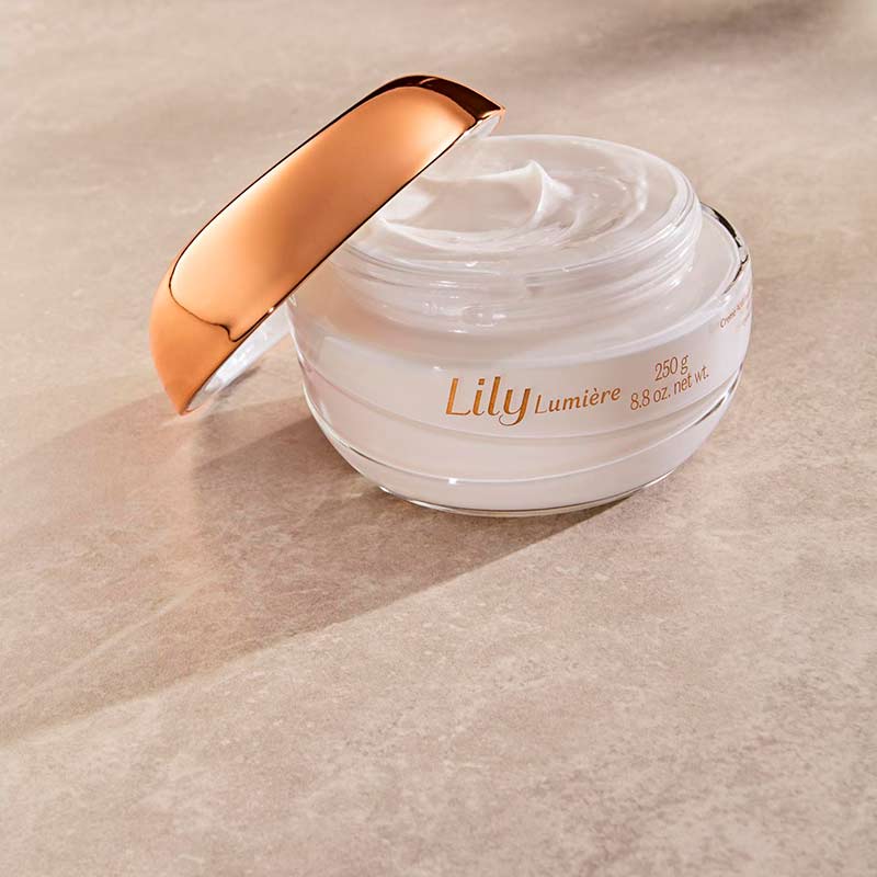 Creme Hidratante corporal Acetinado Lumiére Lily, 250g