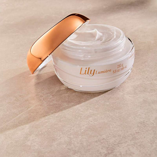Creme Hidratante corporal Acetinado Lumiére Lily, 250g