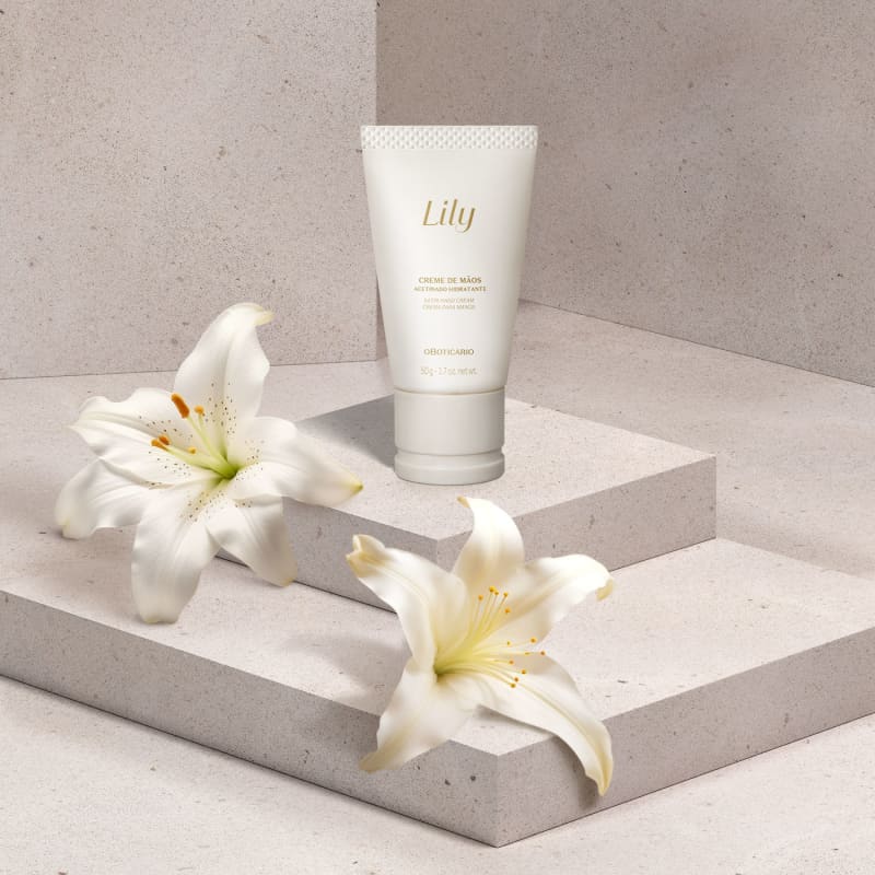 Creme hidratante para mãos Acetinado Lily by Boticário, 50g